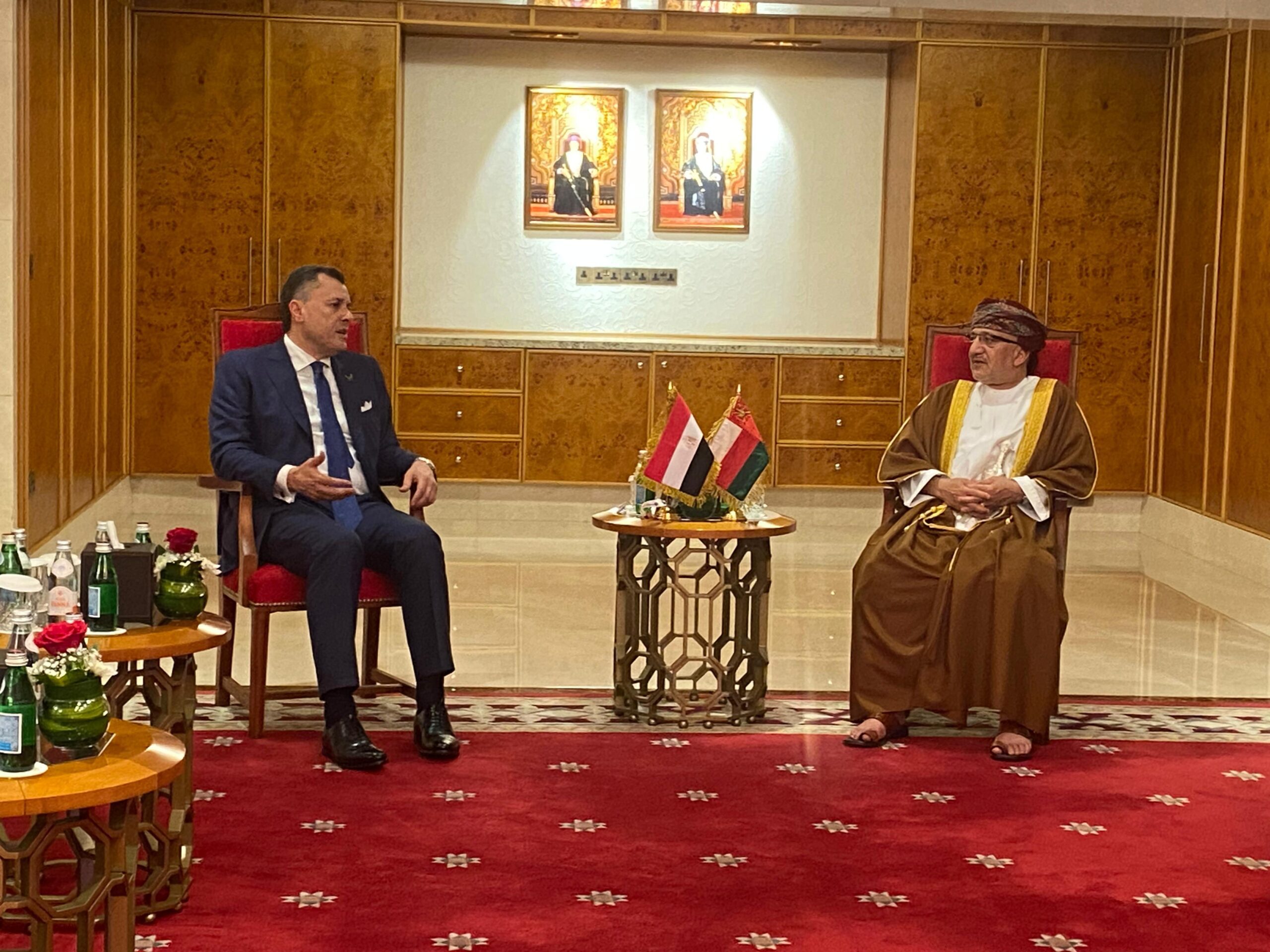 وزير السياحة والآثار يلتقي وزير التراث والسياحة بسلطنة عمان لبحث سبل تعزيز التعاون المشترك في مجال السياحة والآثار