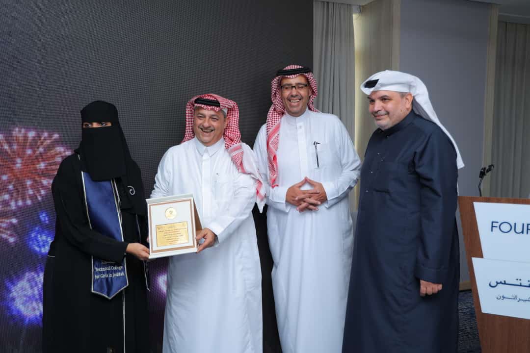 بحضور وتشريف مدير عام التدريب التقني والمهني بمنطقة مكة المكرمة مرعي القرني :إختتام هاكاثون تكنولوجيا الأزياء بمحافظة جدة