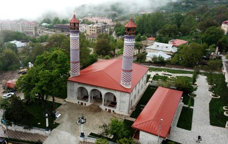 أذربيجان: مسجد يوخاري جوهر آغا.. لؤلؤة شوشا