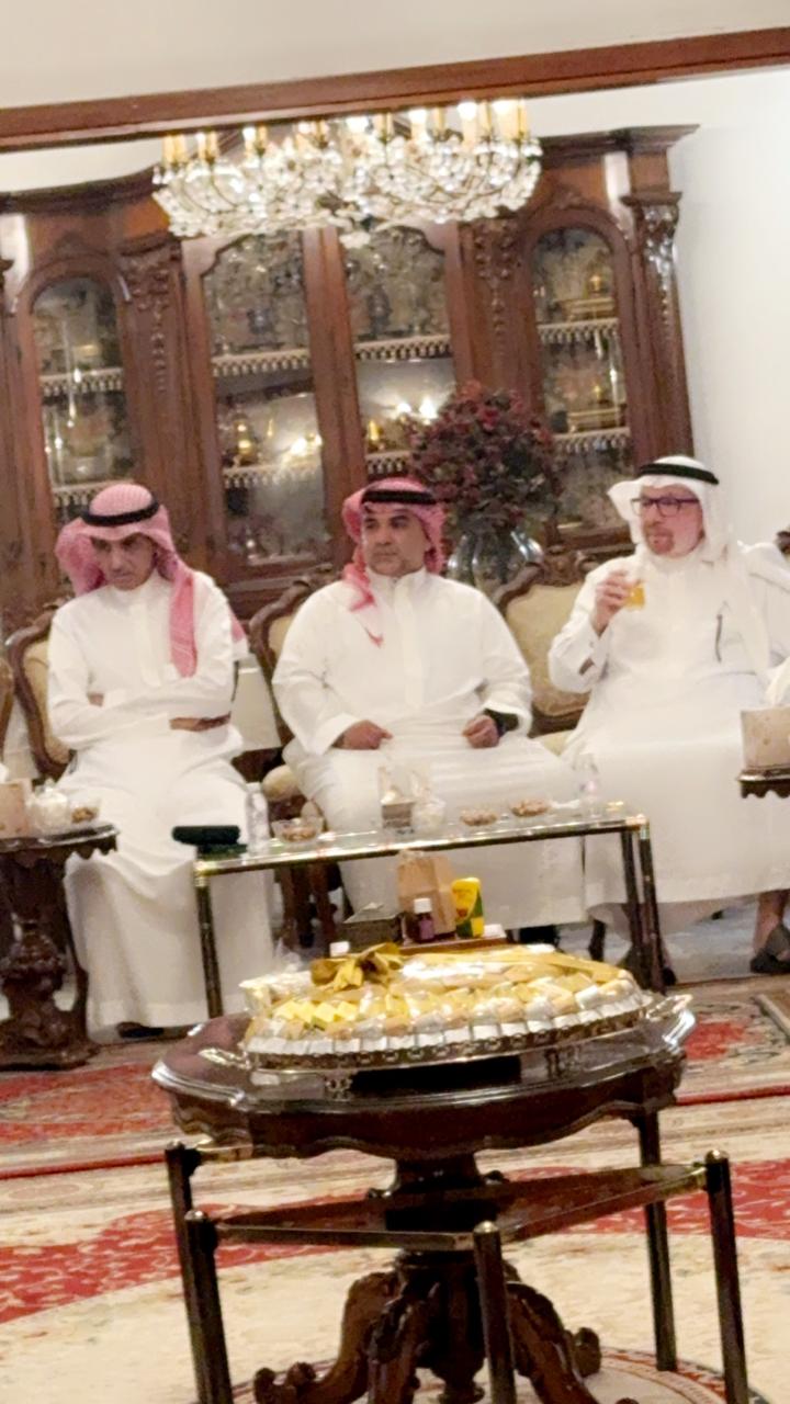 ثالوثية طيب تستضيف السفير نقلى