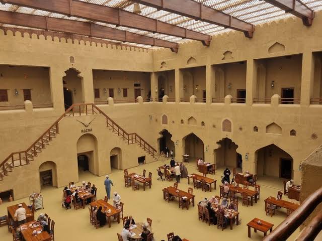 مطعم روزنة.. المكان المثالي لتناول وجبتك المفضلة بسلطنة عمان
