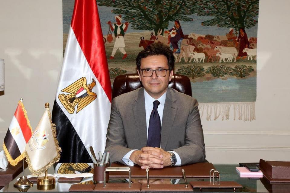 برعاية وزير الثقافة و زارة الثقافة المصرية تحتفل بمرور ٣٦ عامًا على افتتاح دار الأوبرا في احتفالية كبرى على المسرح الكبير