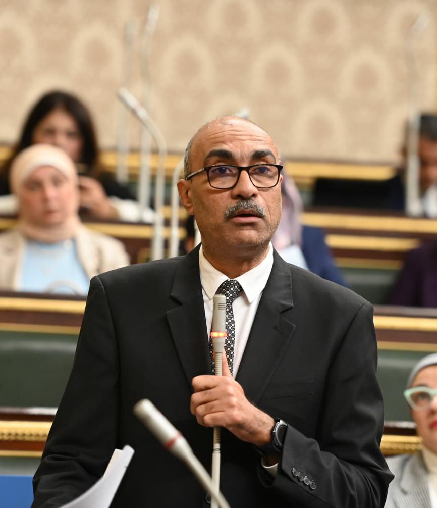 النائب ايهاب منصور : يسال ... فين الكتب المدرسية ومليارات طباعتها