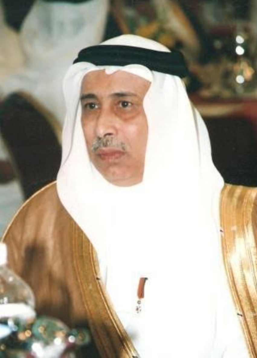 د. عبدالله باشراحيل يصافح د. علاء عبد الهادى رئيس اتحاد كتاب مصر
