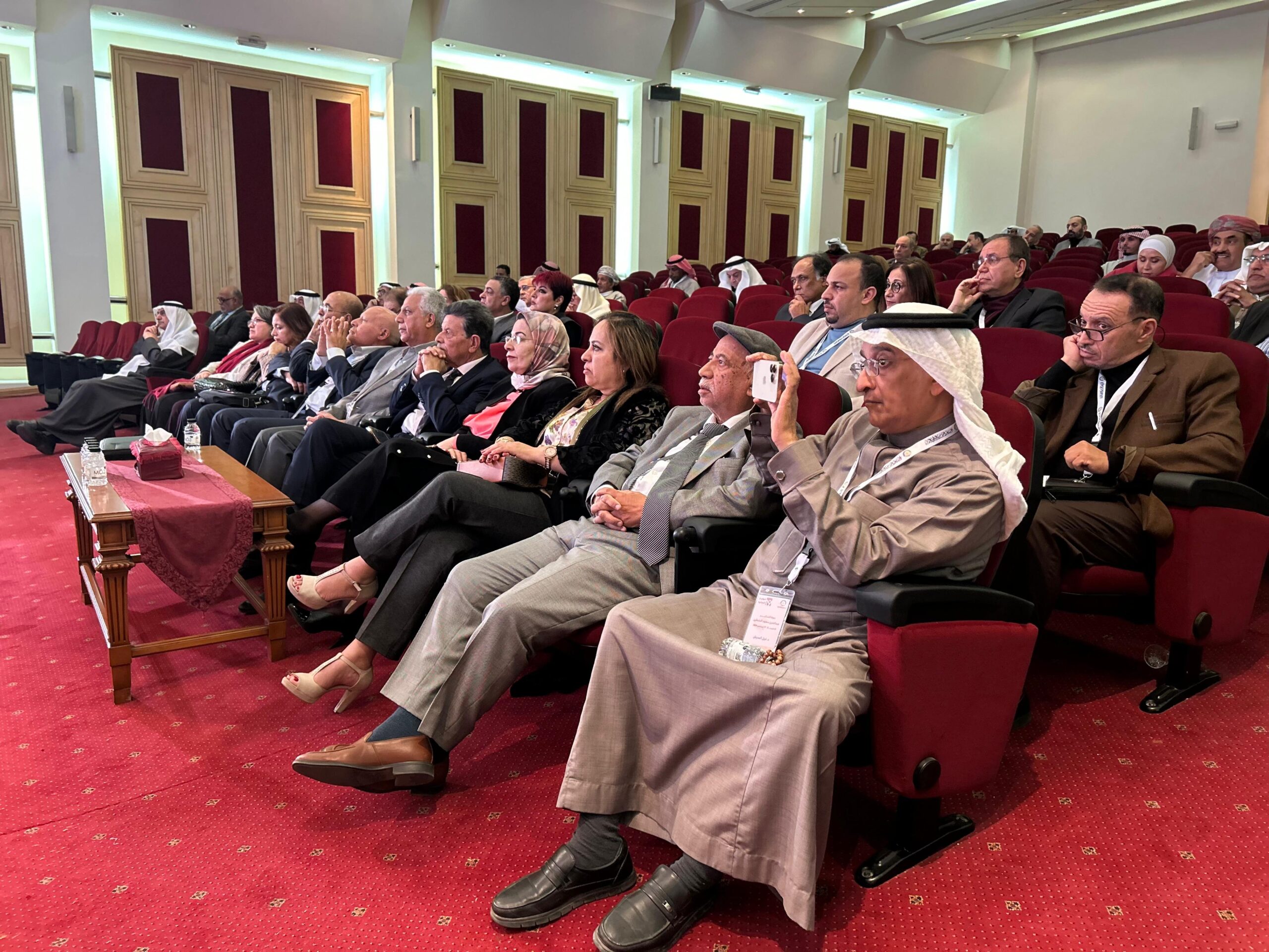 الدورة التاسعة عشرة "دورة الشاعر عبدالعزيز سعود البابطين "تختتم جلساتها الأدبية