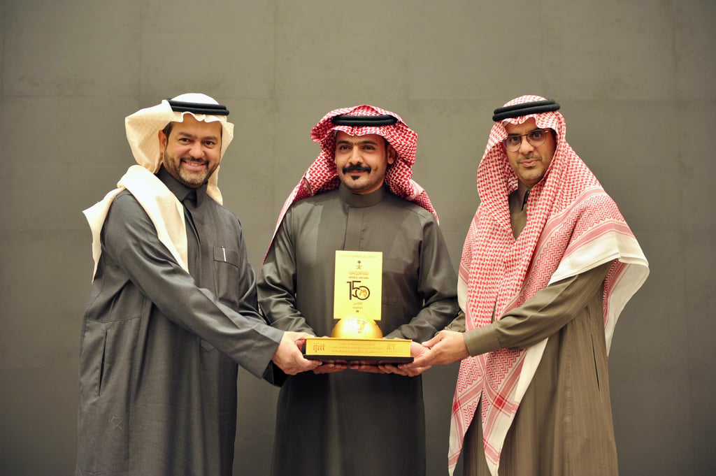 "عبدالعزيز السلامة يفوز بجائزة شخصية العام الدولية في تقنيات السفر والسياحة"