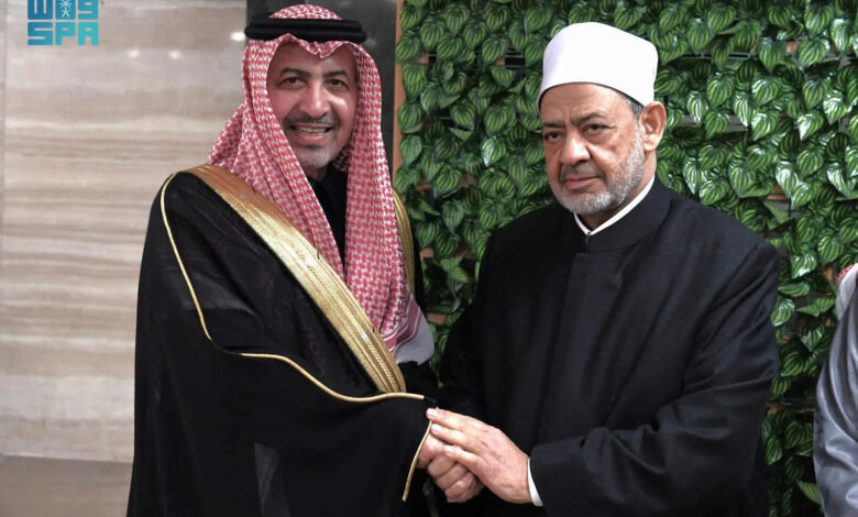 شيخ الأزهر يستقبل سفير خادم الحرمين الشريفين لدى مصر