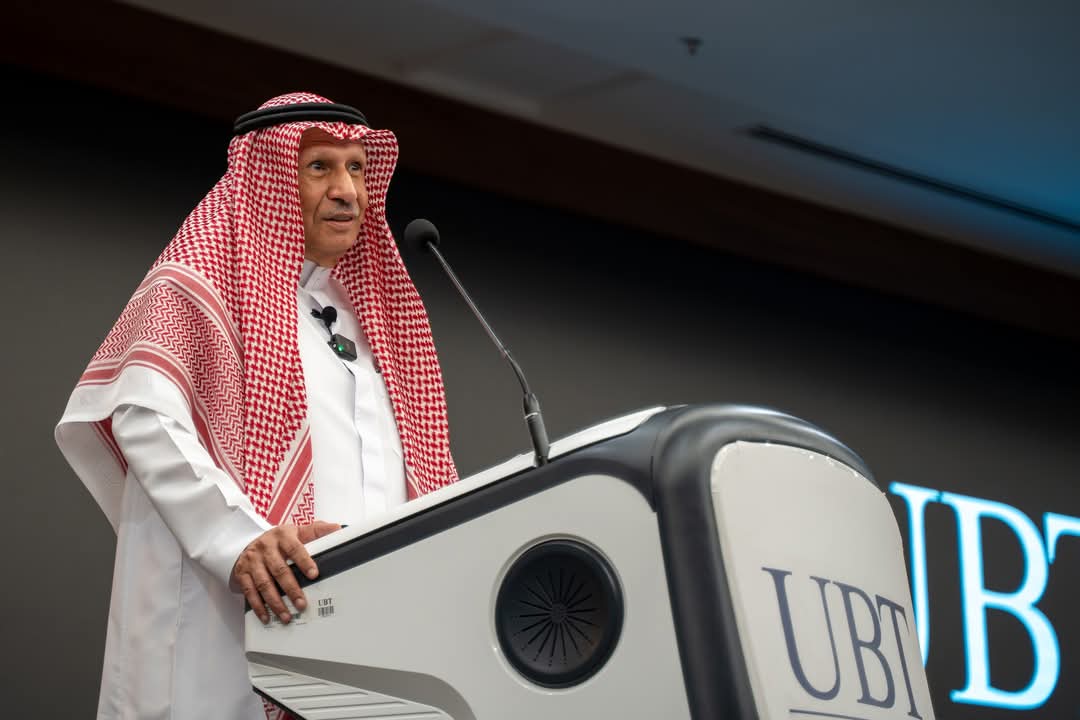 جامعة الأعمال والتكنولوجيا تستضيف المهندس حسين بحري في محاضرة تفاعلية ضمن برامجها المجتمعية