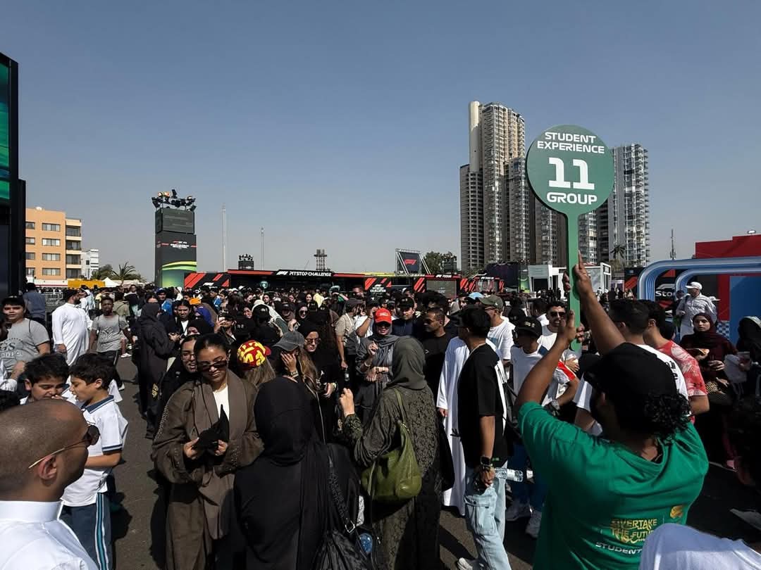 عمادة شؤون الطلاب بالتعاون مع شركة رياضة المحركات السعودية رحلة ترفيهية رياضية لزيارة حلبة سباق السيارات (فورمولا 1)