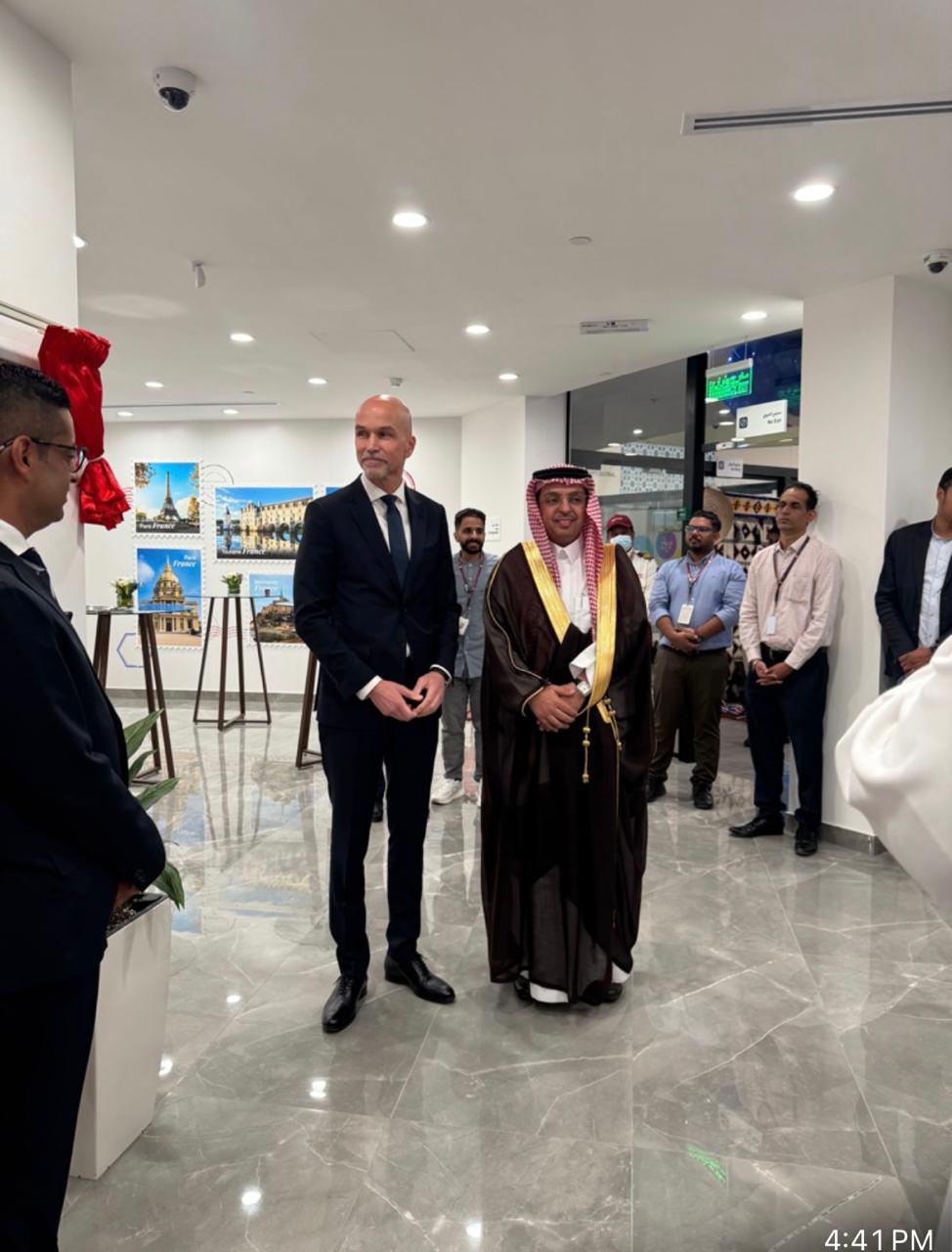 مدير عام فرع وزارة الخارجية بمنطقة مكة المكرمة والقنصل العام لجمهورية فرنسا بجدة يدشنون مركز التأشيرات الجديد بجدة.