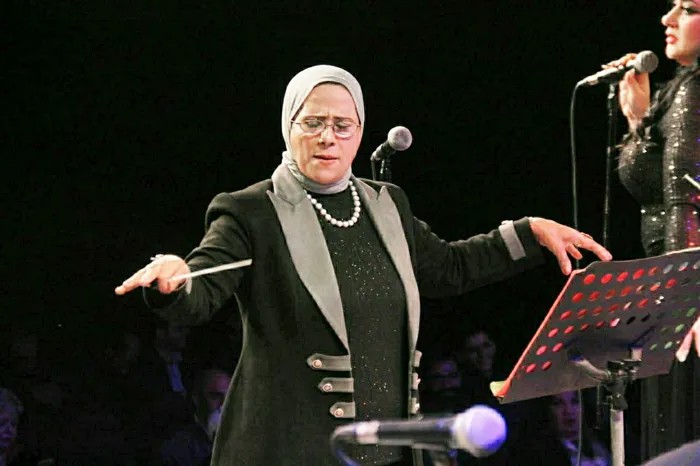 ضمن انشطة وزارة الثقافة : المايسترو بقيادة إيمان جنيدى فى ليلة طرب بأوبرا دمنهور