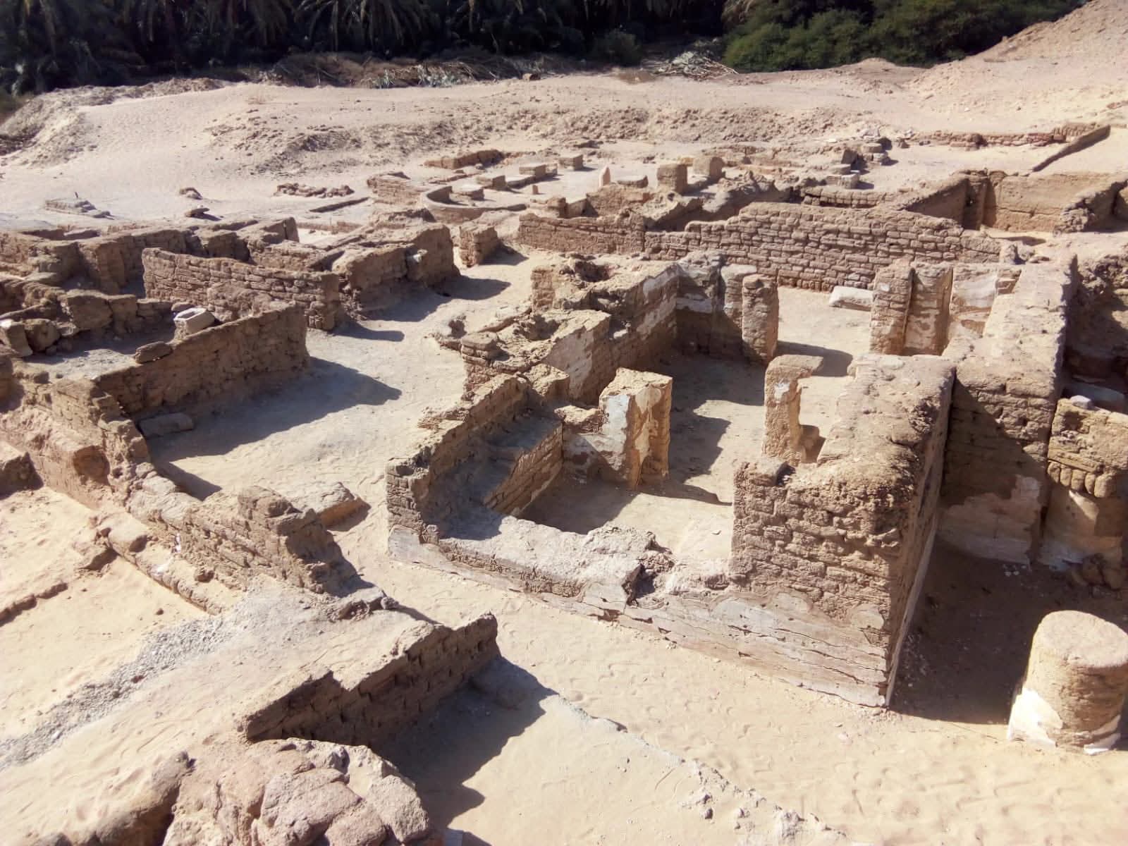 مصر:الكشف عن جدارية تصور السيد المسيح وهو يشفي المرضى