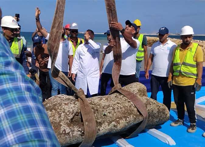 كنوز تحت الماء.. الصور الأولى للآثار الغارقة بعد إخراجها من البحر في الإسكندرية