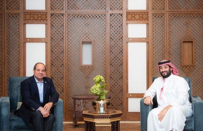 مباحثات موسعة َواجتماع ثنائي بين محمد بن سالمان والرئيس السيسي في نيوم