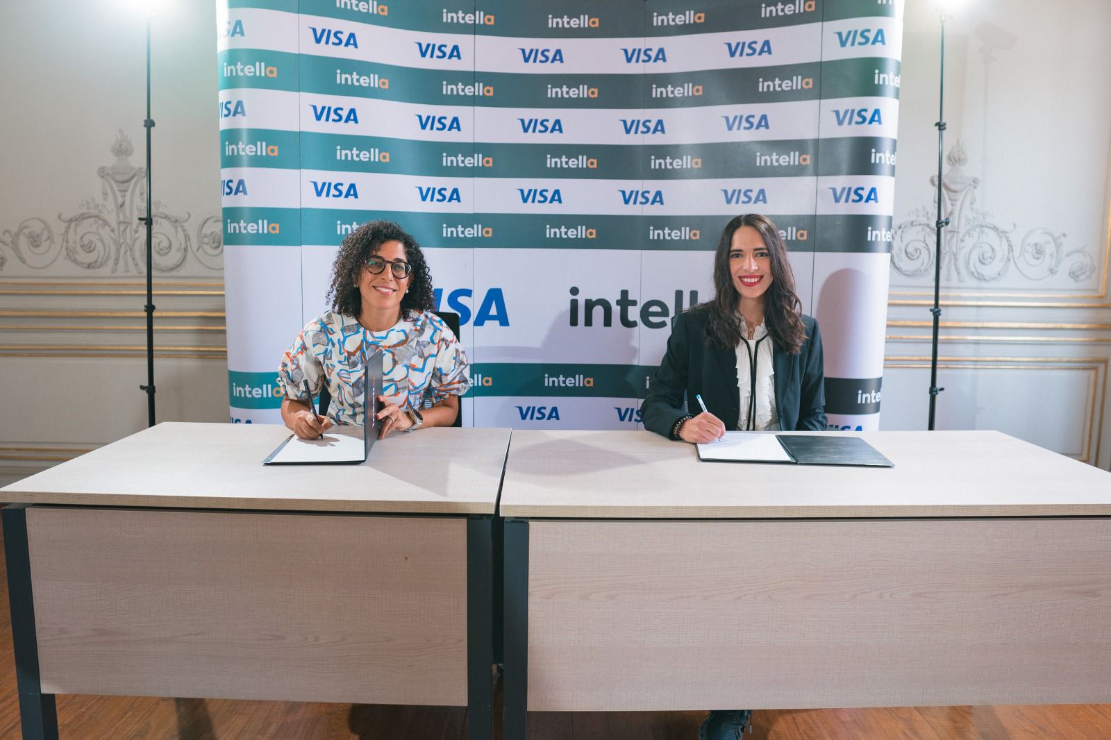 شراكة استراتيجية بين فيزا وإنتيلا لتطوير حلول الذكاء الاصطناعي للمحادثات باللغة العربية للمؤسسات المالية في الشرق الأوسط وشمال إفريقيا