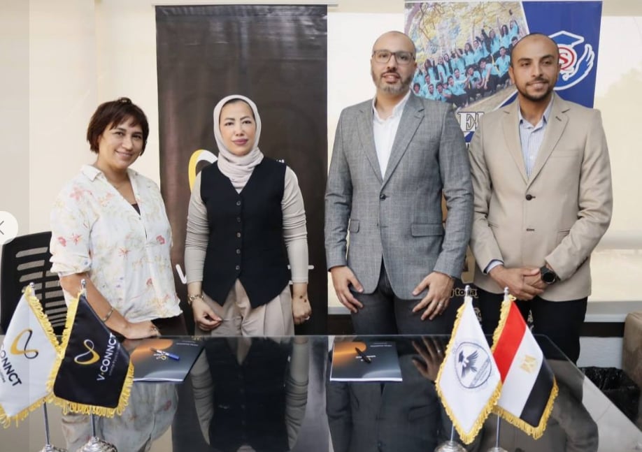 "في كونكت" أول شركة تكنولوجيا مصرية تنافس زووم العالمية تتعاقد مع مدارس مصرية