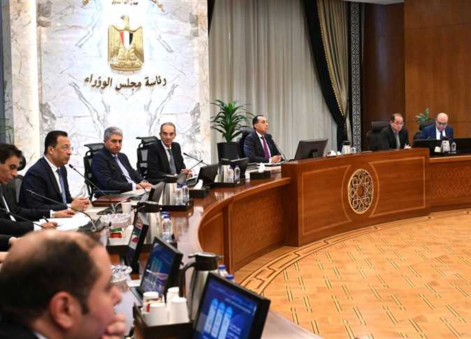 «مدبولي» يلتقي وزير الطيران المدني لمُتابعة الموقف التنفيذي لمشروع «مبنى 4» بمطار القاهرة الدولي