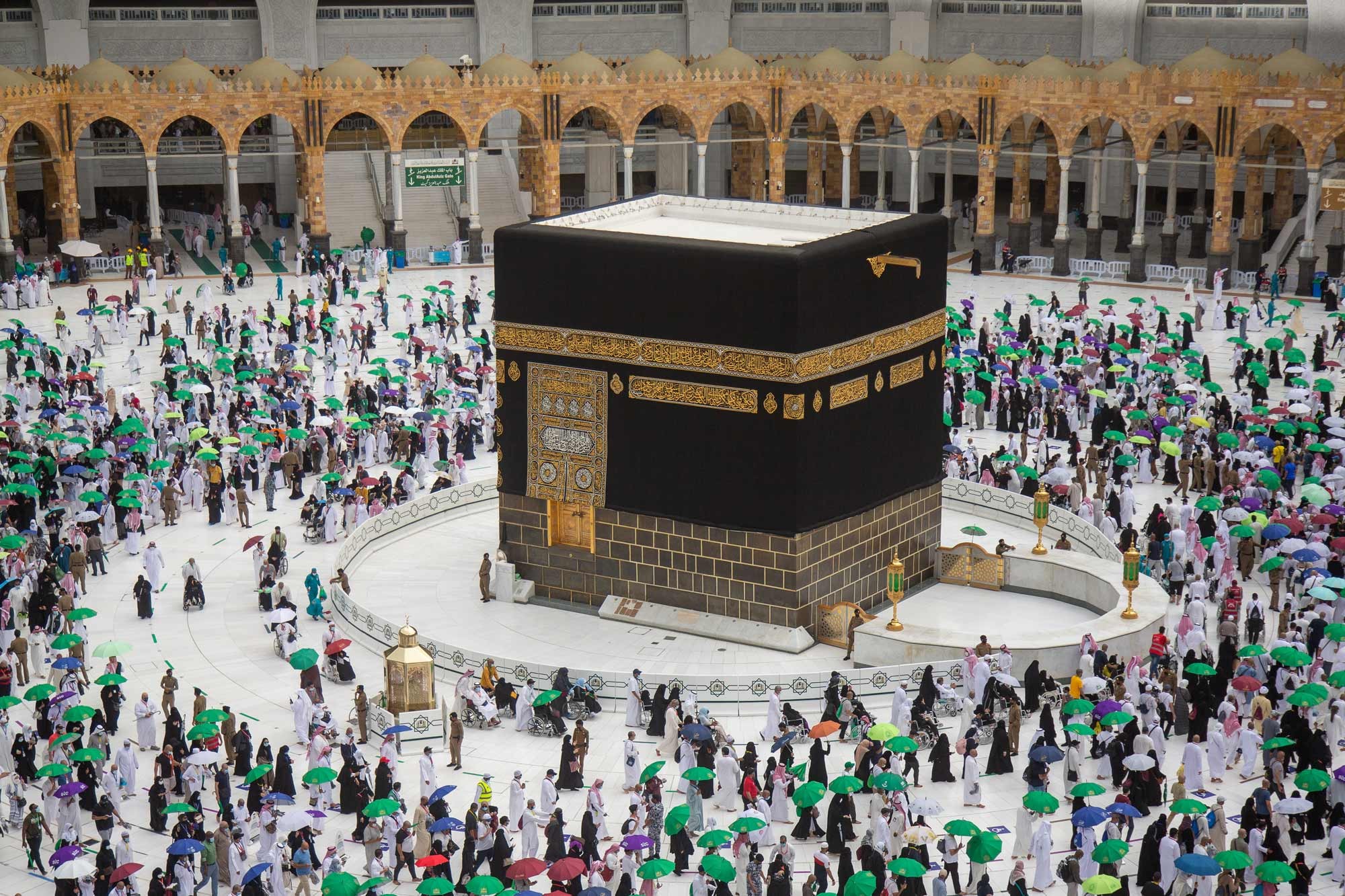 السعودية تتيح أداء العمرة لحاملي جميع أنواع التأشيرات
