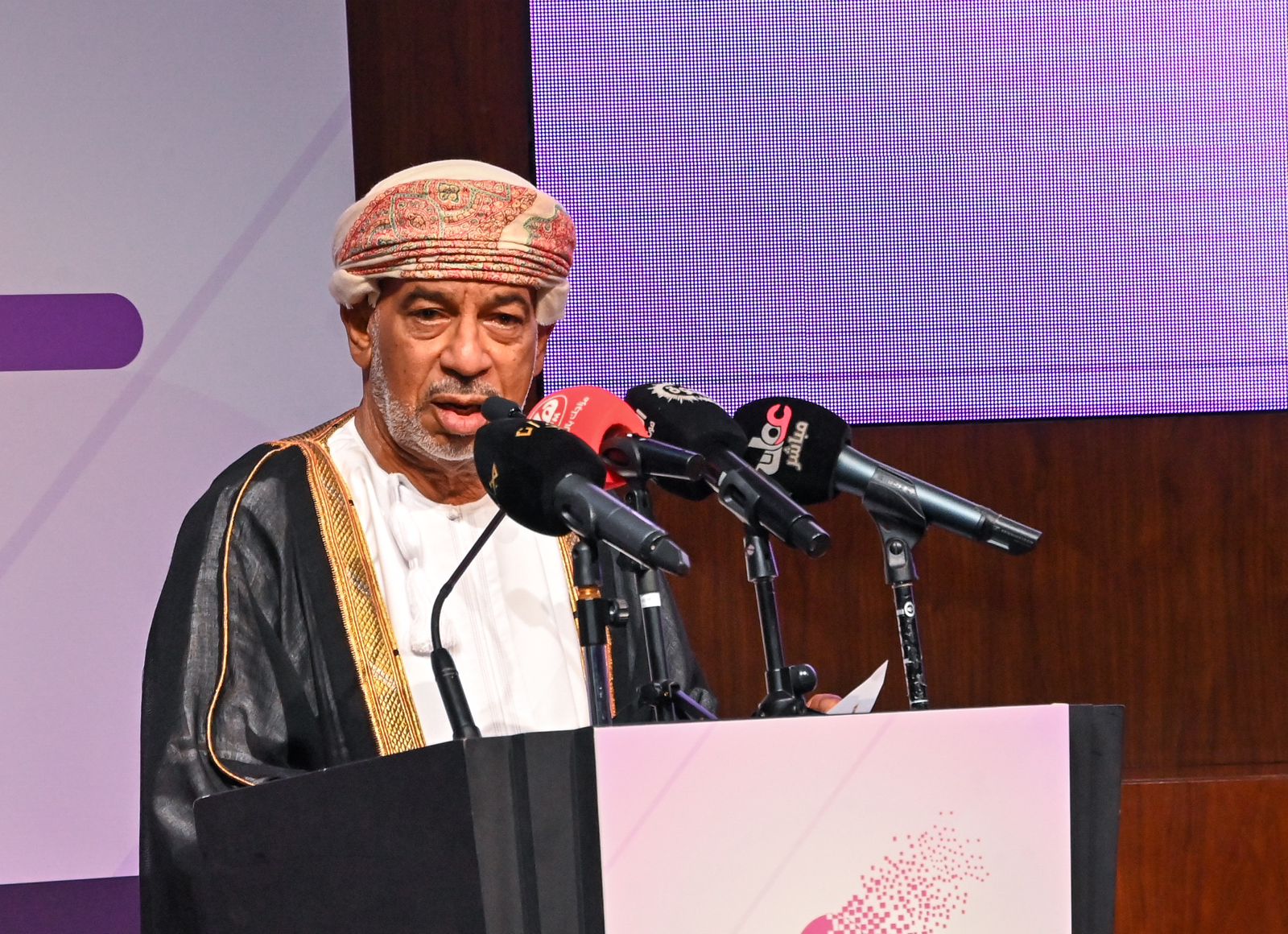 بمشاركة دولية واسعة ..إفتتاح أعمال المؤتمر العالمي للسرطان بمسقط