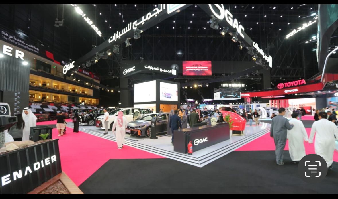 معرض الرياض للسيارات 2025 يفتتح أبوابه بإطلاقات عالمية وحضور جماهيري لافت