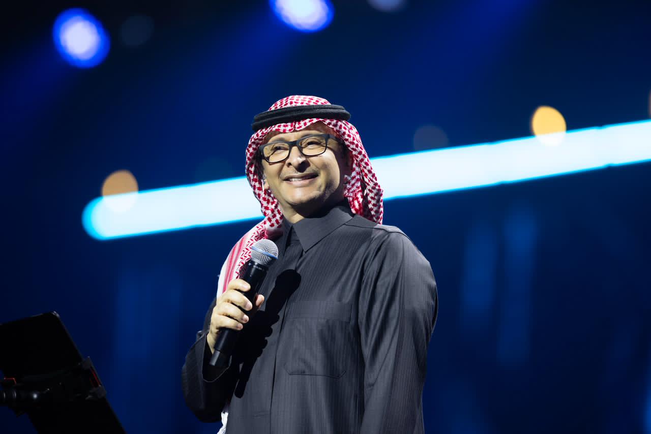 17 ألف شخص يتفاعلون مع الفنان عبدالمجيد عبدالله وفرقة ميامي يحيون أمسيات غنائية بعُمان
