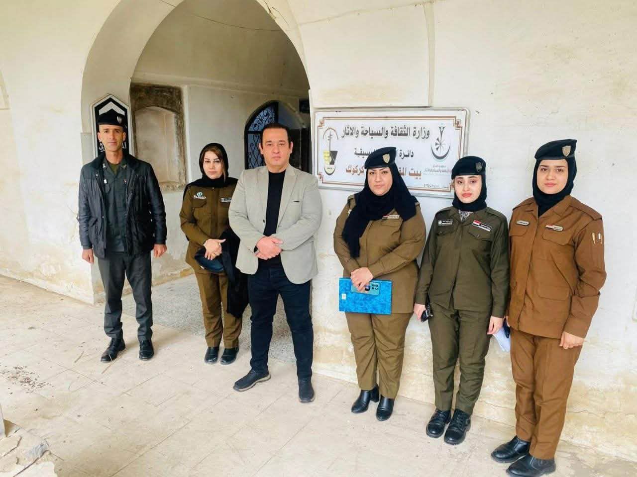 وفد من قسم شؤون المرأة في شرطة كركوك تقوم بجولة لمعالمها التراثية