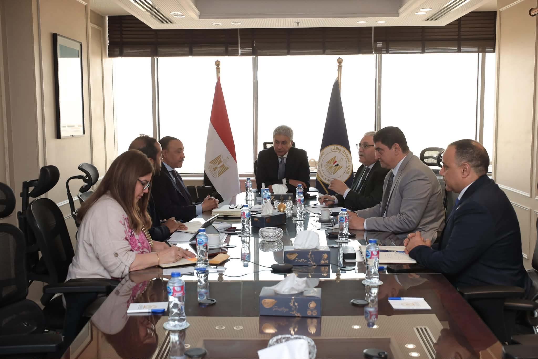 - وزير السياحة والآثار يبحث سبل تطوير منظومة العمل في مجال الغوص والأنشطة البحرية في مصر ومراجعة وتحديث الضوابط المنظمة بما يواكب المعايير الدولية