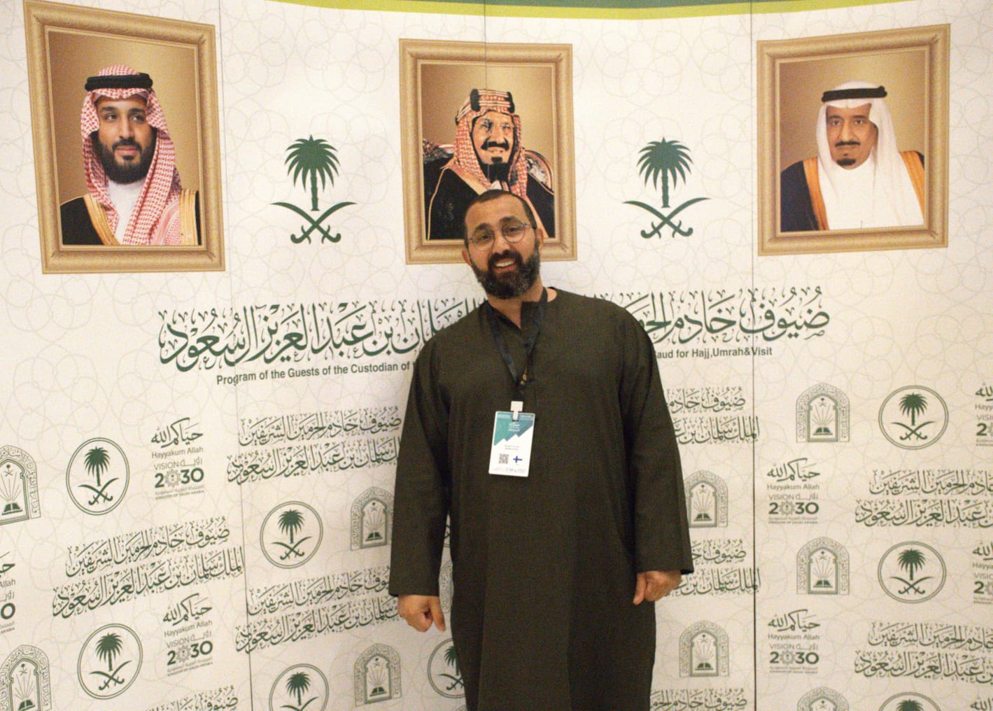 الله يرضى عليك”.. دعوةُ أبٍ مريض تقود ابنه إلى ضيافة برنامج خادم الحرمين الشريفين للحج