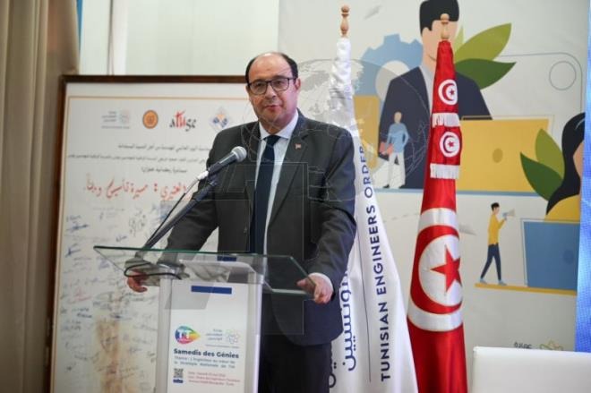 تونس الذكية: حين يعيد "الذكاء الاصطناعي" صياغة ثالوث الحياة والسيادة