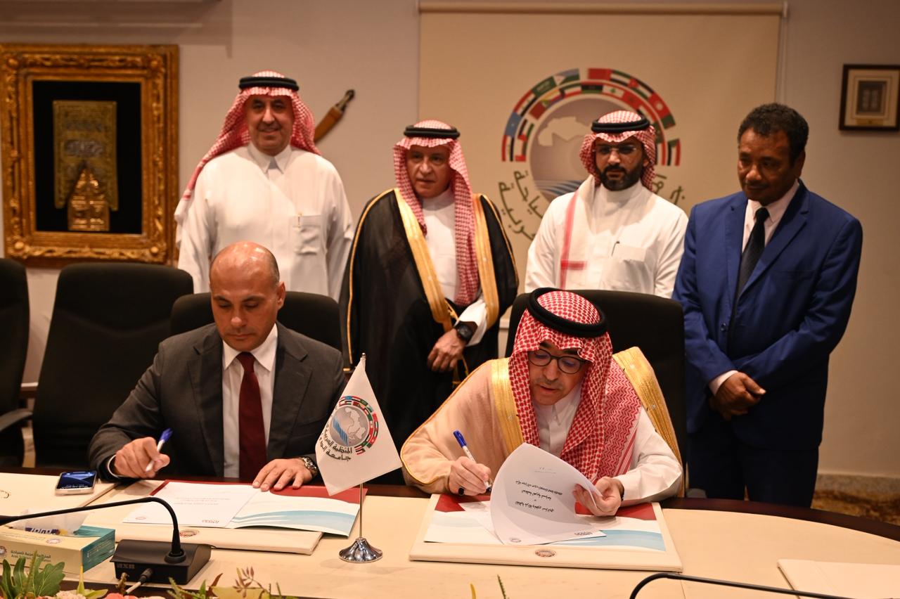 * المنظمة العربية للسياحة توقع اتفاقية تعاون مع شركة ميديا لاند لادارة الفعاليات السياحية الكبرى وتكرّم عددًا من الشخصيات البارزة بجائزة ابن بطوطة للسياحة لعام 2026