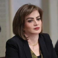 وزيرة الثقافة والسياحة والاثار تهنيء صحفيي العراق