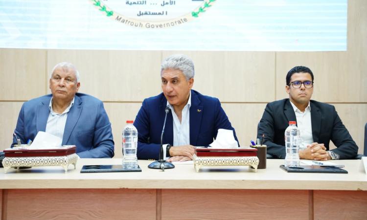 وزير السياحة ومحافظ مطروح يبحثان مع المستثمرين تعظيم الاستثمار الفندقي