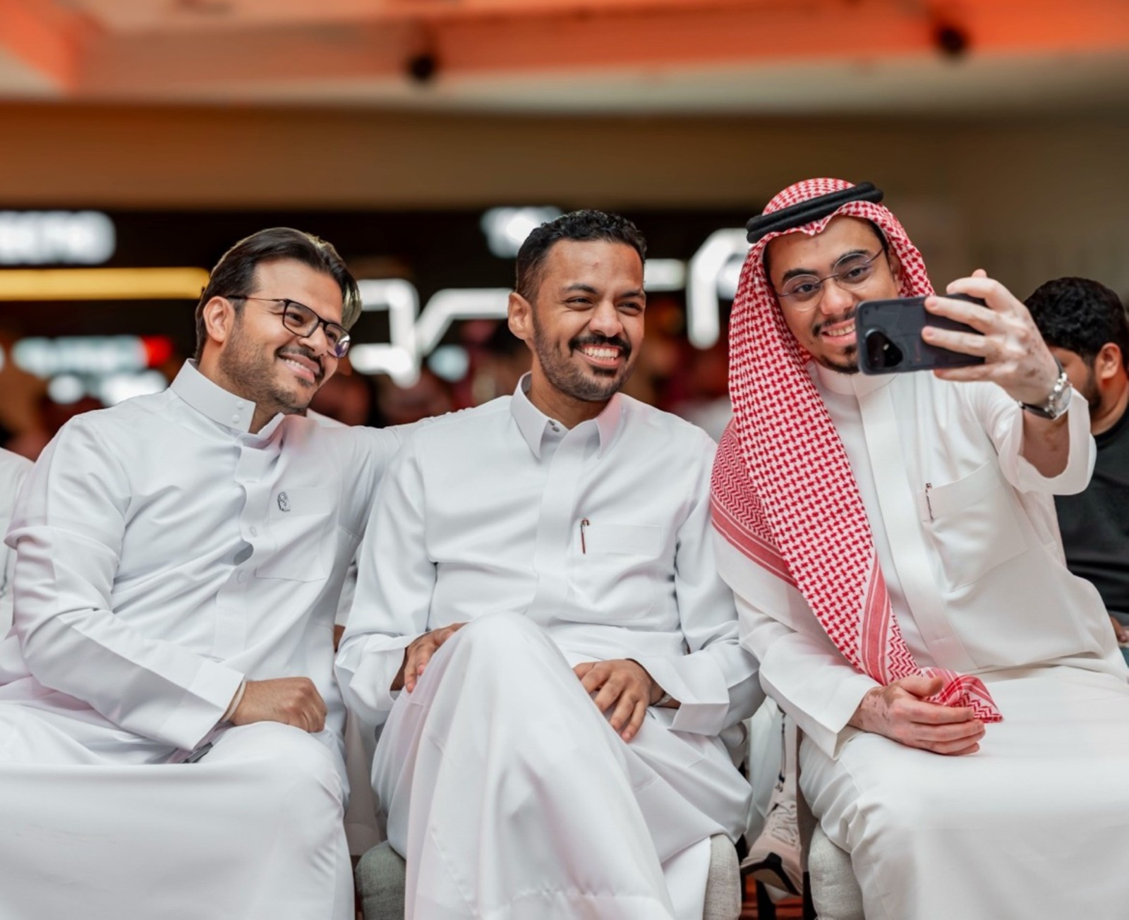 بعد إطلاقه في المملكة... خبراء التقنية ورواد مجتمع الألعاب يشاركون انطباعاتهم حول TECNO POVA 8 Pro 5G