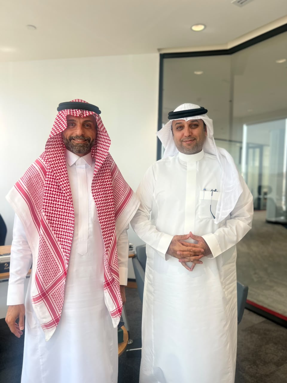 مجلة السياحة العربية وغرفة الأحساء تبحثان أعمال اللجنة الإعلامية لمعرض اللومي الحساوي 2026م