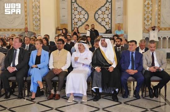 أرز لبنان يترقب النبض العربي: قراءة تفكيكية في أبعاد "لقاء السراي الحكومي" ومستقبل استعادة الثقة الاستثمارية