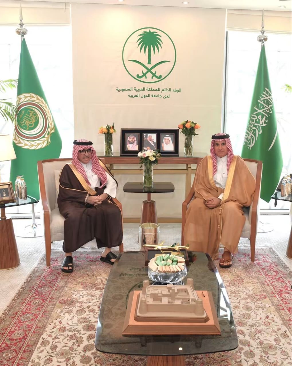 مندوب المملكة الدائم لدى الجامعة العربية يستقبل رئيس المنظمة العربية للسياحة لبحث تعزيز العمل السياحي المشترك