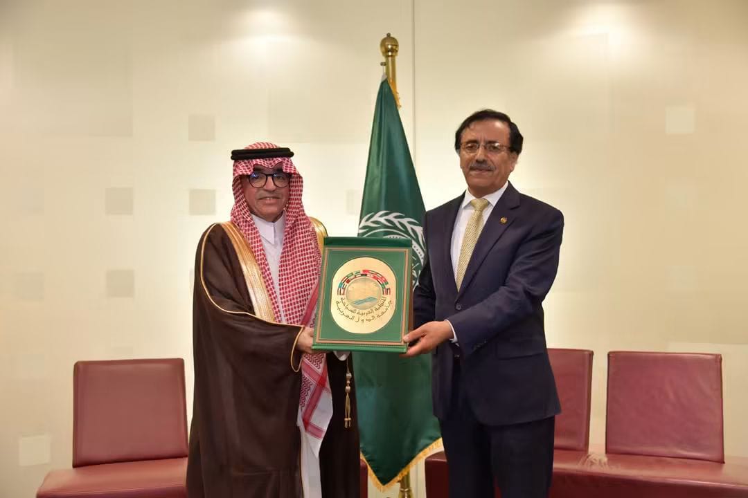 المدير العام للمنظمة العربية للتنمية الإدارية يستقبل رئيس المنظمة العربية للسياحة