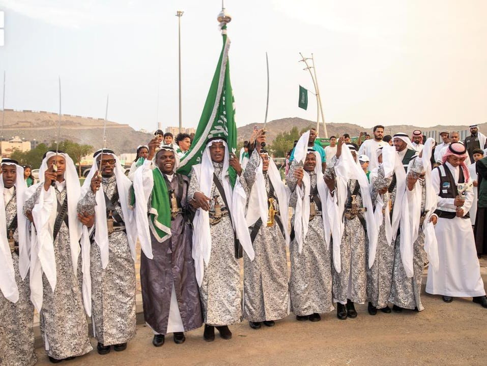 العرضة السعودية.. إيقاع المجد المتجدد في مكة المكرمة احتفاءً باليوم الوطني السعودي