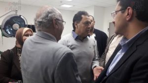33342-وزير-الصحة-خلال-تفقد-مستشفى-القصير-1