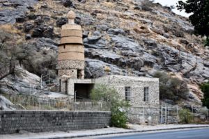 27292000_1808911429406440_1322429921_n