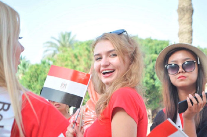 78-121522-83-miss-visit-temples-luxor-karnak-2