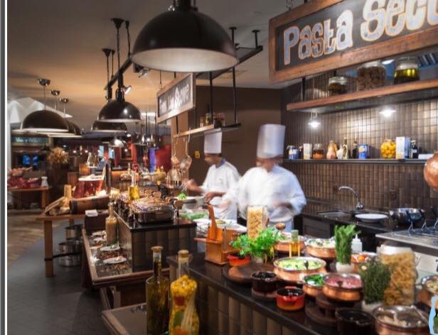 31776069_1848075258823390_189051176036073472_n