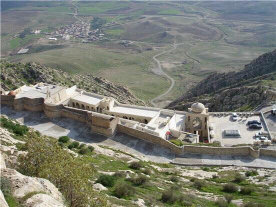 40377613_678563715854446_7985243535056044032_n