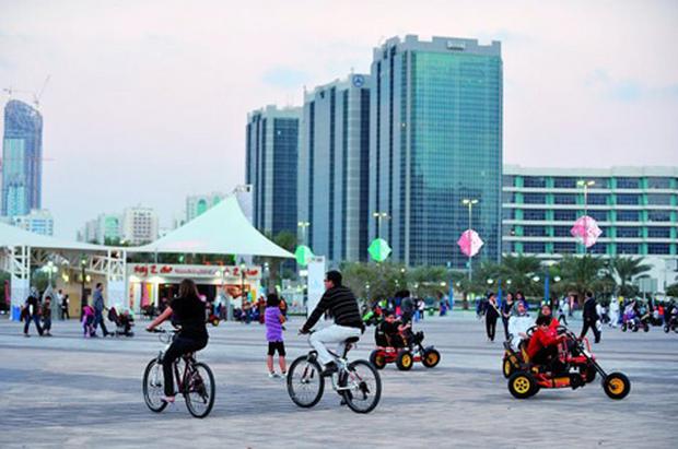121-151433-abu-dhabi-corniche-tourism-4