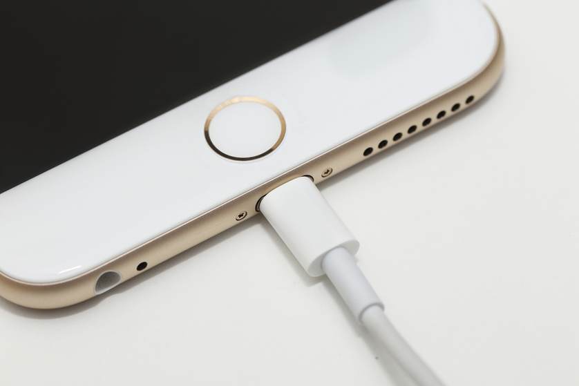 78-164229-iphone-xs-come-high-speed-charger-2