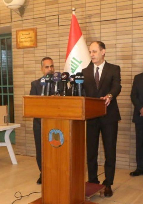 _الحمداني يتفق مع الحكيم بتسهيل اجراءات سمات دخول الباحثين والمنقبين للبلاد (1)