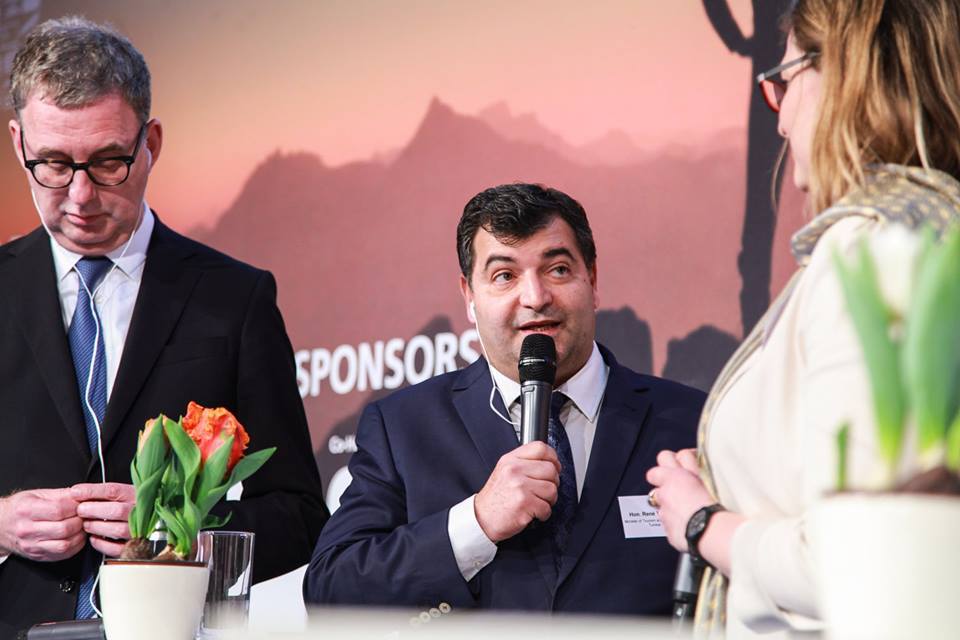 53718354_2015343075428238_7541785249756217344_n