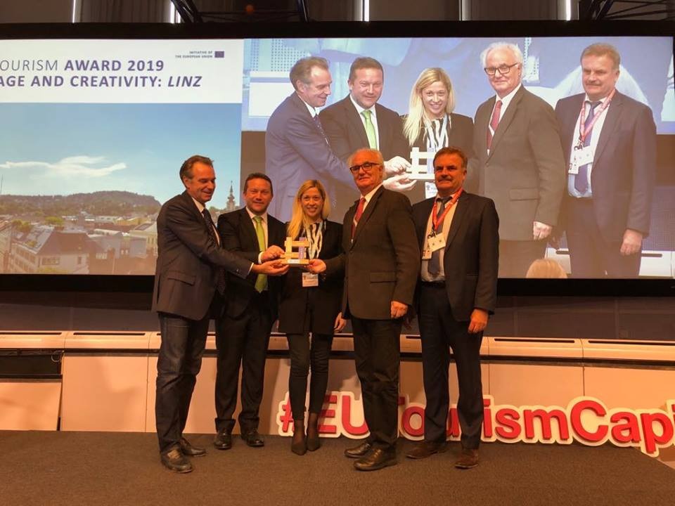 116a1421-7b36-425e-8b8e-8024d6323d21