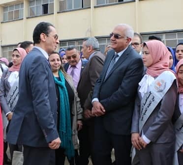 55916048_570122380153885_3863343565451034624_n