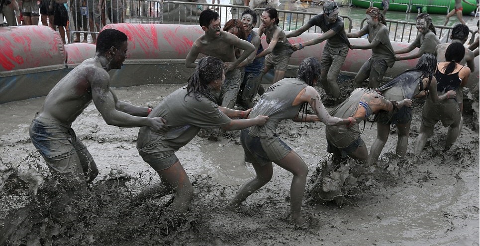 127-125636-festival-clay-south-korea-play-massage-3